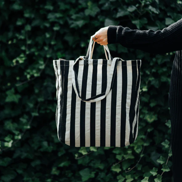 OMOM Ekologisk Tygkasse / Tote bag ORIGINAL - Randig SVART - Bild 2