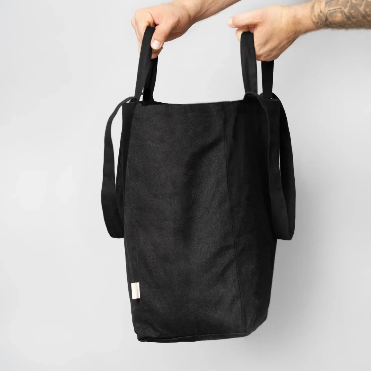 OMOM Ekologisk Tygkasse / Tote bag ORIGINAL - Svart - Bild 6